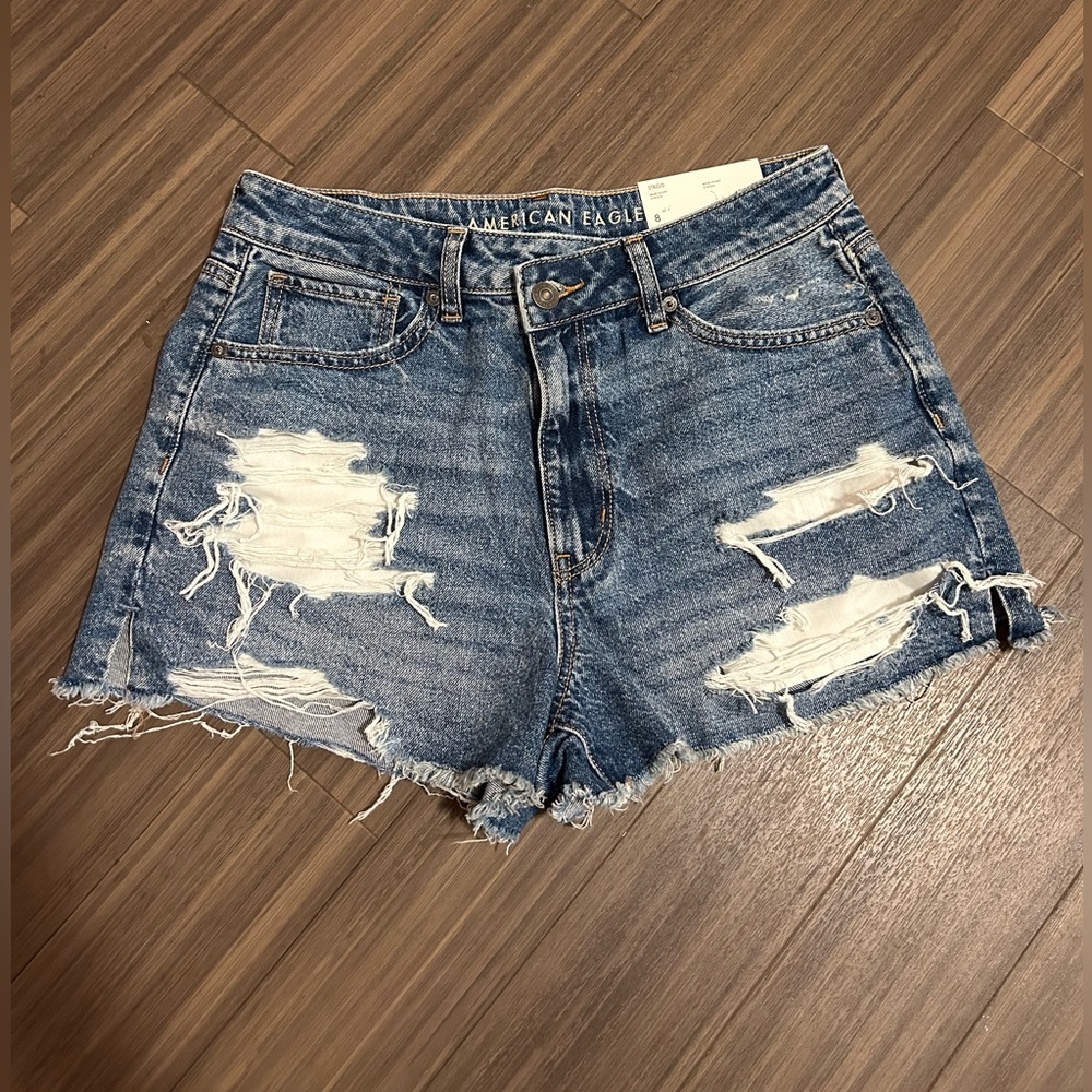 AE STRIGID DENIM MOM SHORT